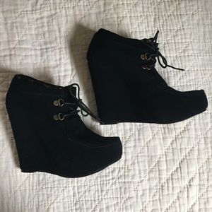 Betsey Johnson Ryaan Black Suede platform booties
